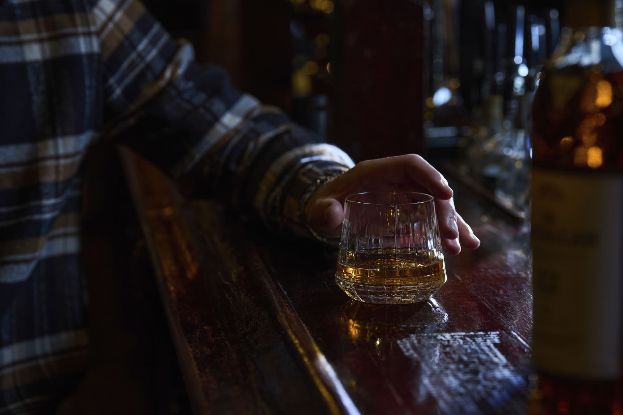 Hvilke online forhandlere er bedst til køb af whisky i Danmark?