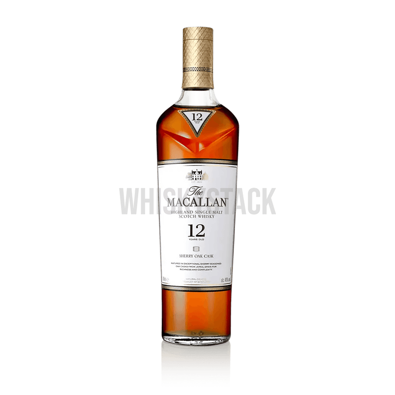 Macallan 12 Years Old Sherry Oak Whiskyflaske – Nærbillede af Macallan 12 Years Old Sherry Oak, der viser den elegante flaske og den rige ravfarve fra sherryfadslagringen.